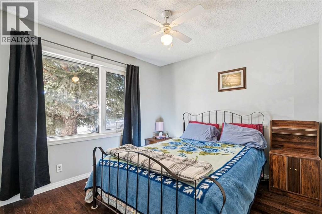 
          144 Waldron Avenue
            <br/>
            <span>Okotoks</span>
            , 
            <span>AB</span>
             <span>T1S1E1</span>
         - Photo 20