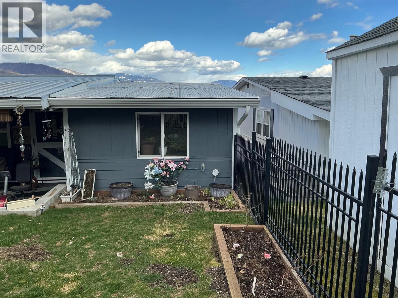 #16 2932 BUCKLEY ROAD - 21