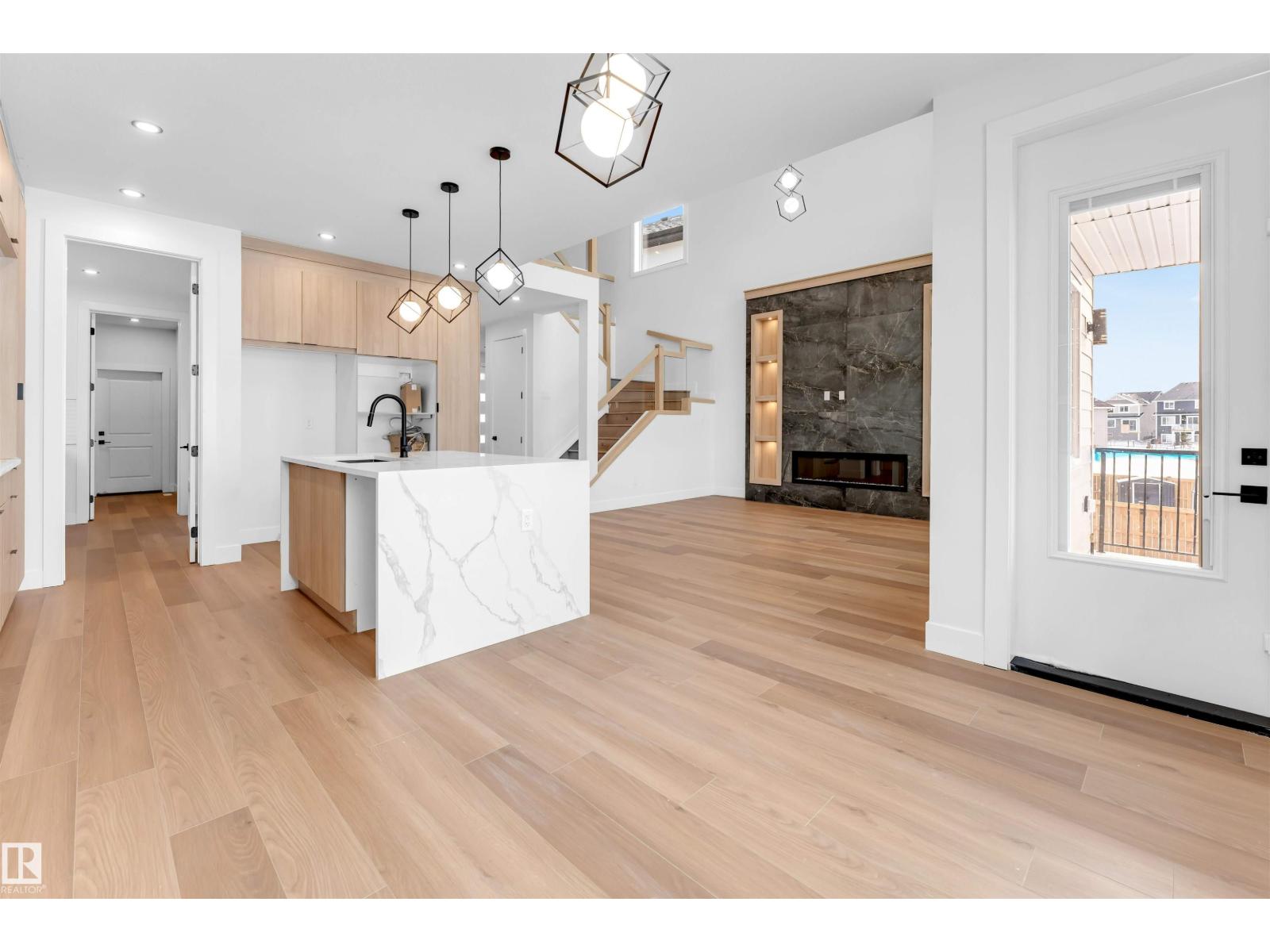 152 EDGEWATER CI, Leduc