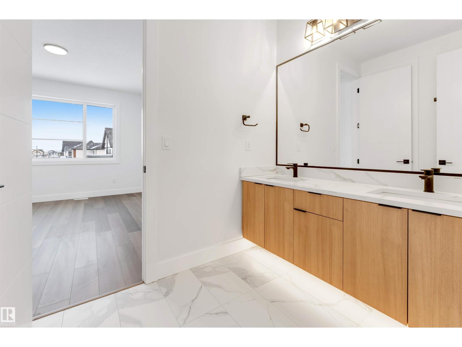 152 EDGEWATER CI, Leduc