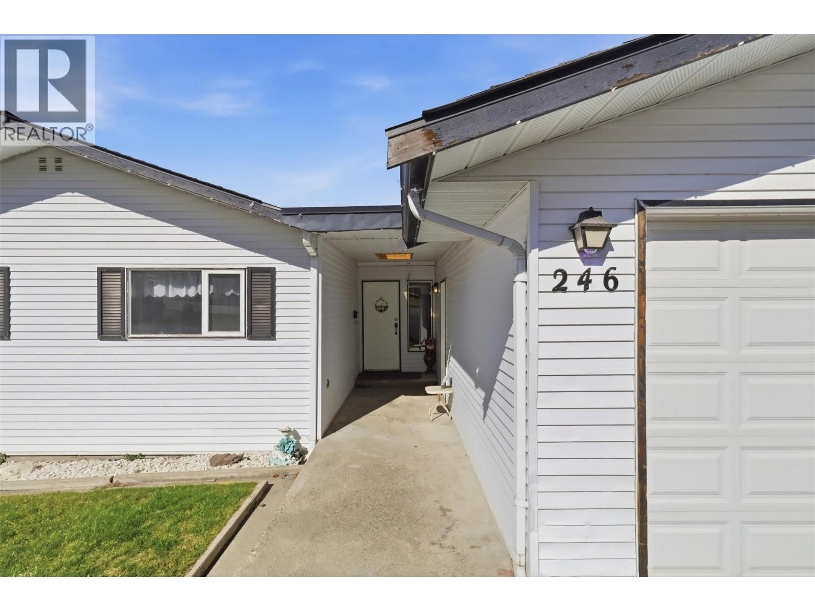 246 Robson Drive - 3