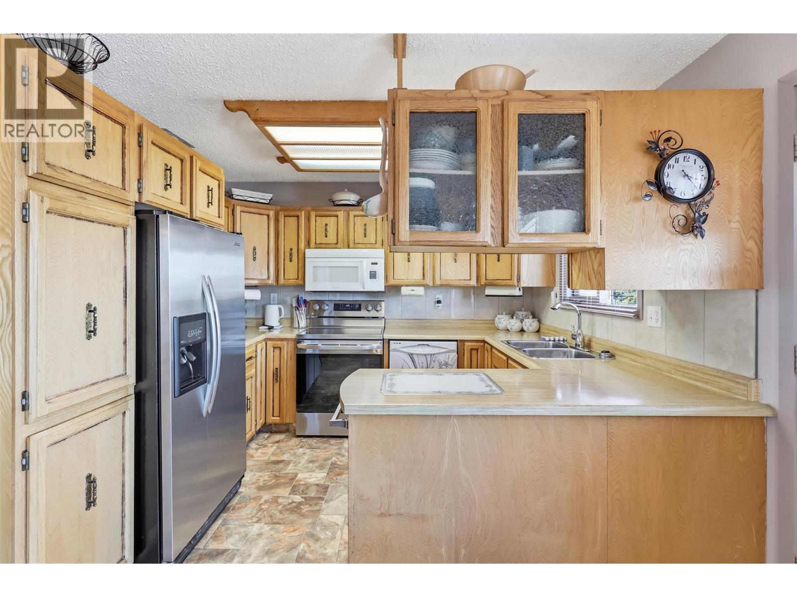 246 Robson Drive - 13