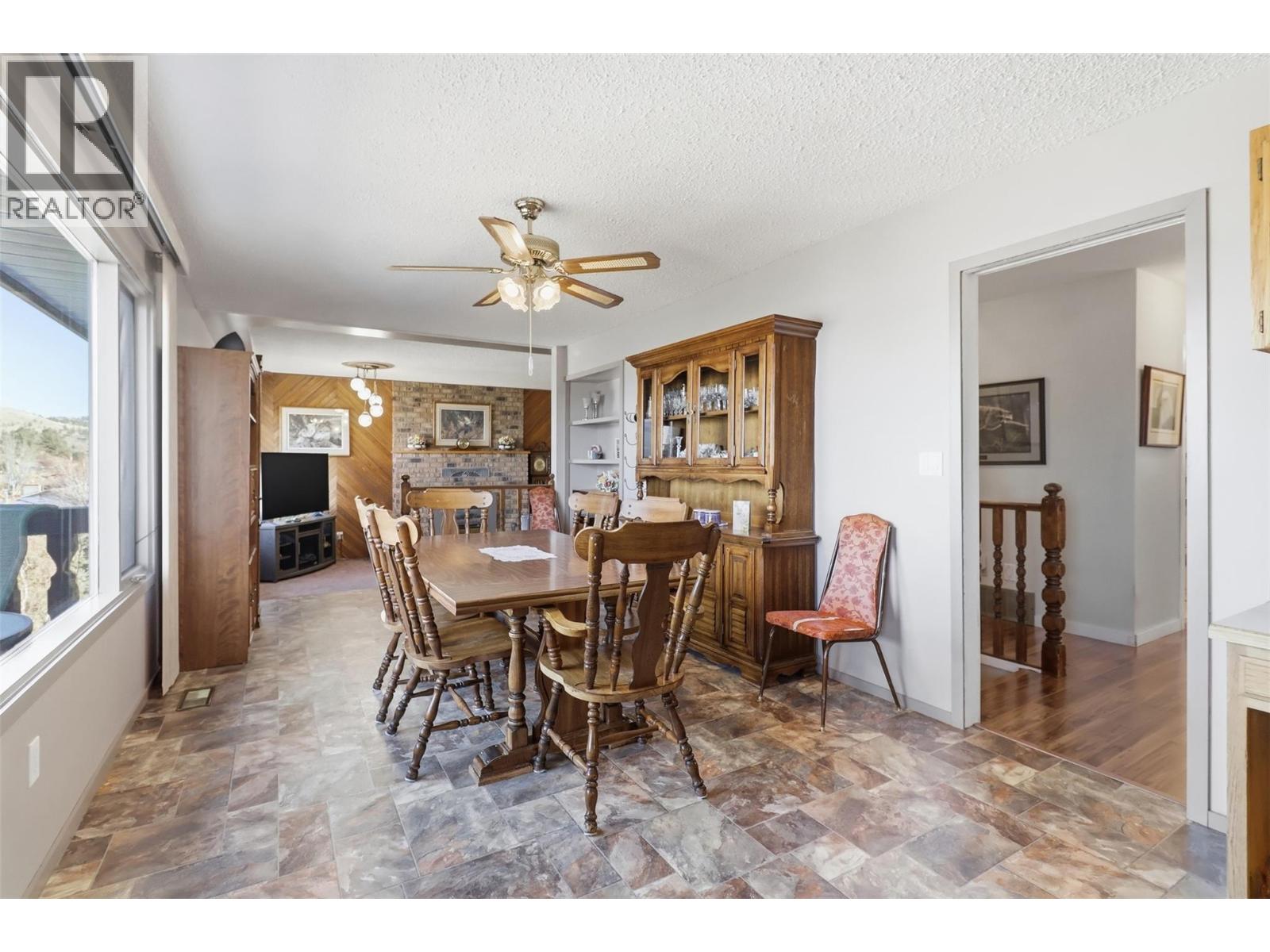 246 Robson Drive - 11