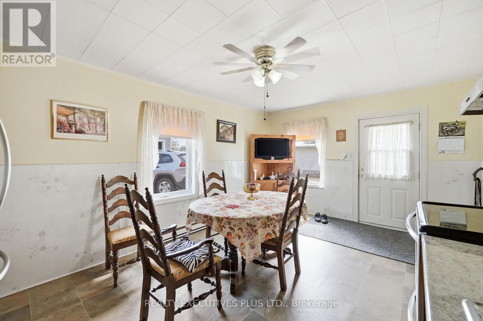 3721 CHAMPLAIN STREET - 3