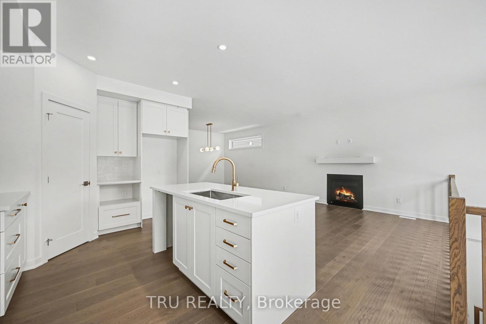 935 COLOGNE STREET — photo 7