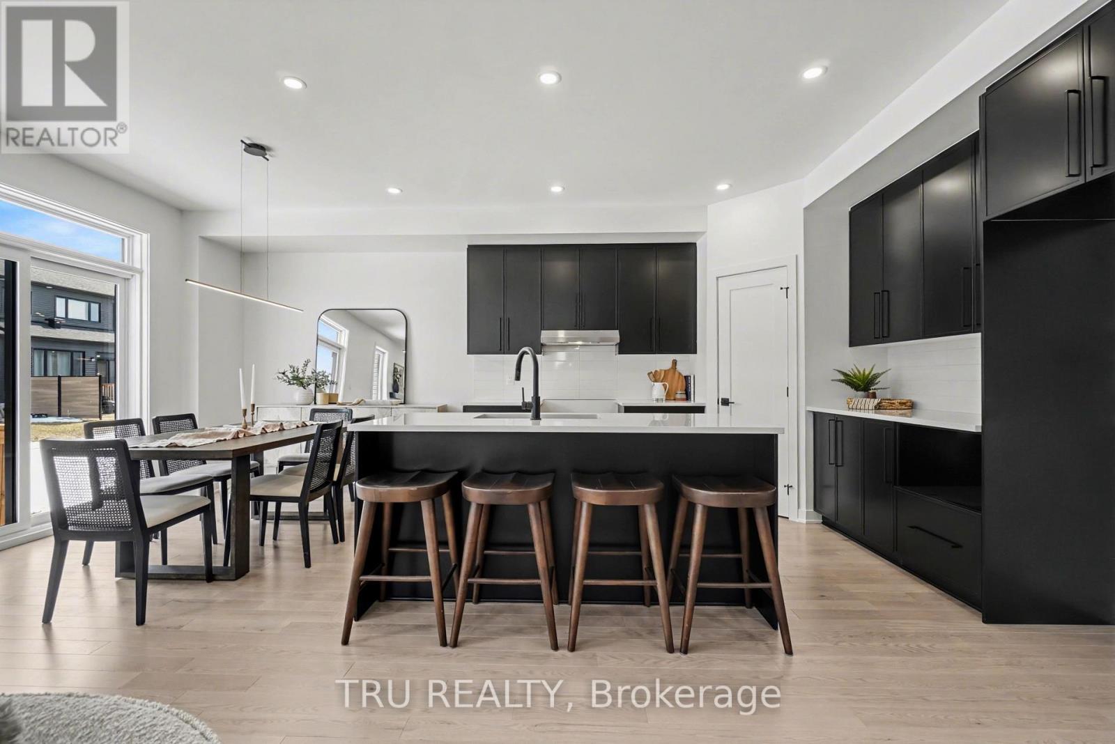 931 COLOGNE STREET — photo 12