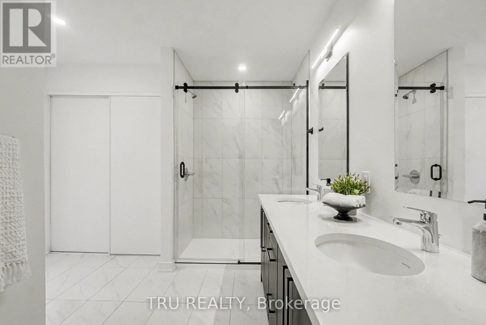 931 COLOGNE STREET — photo 22