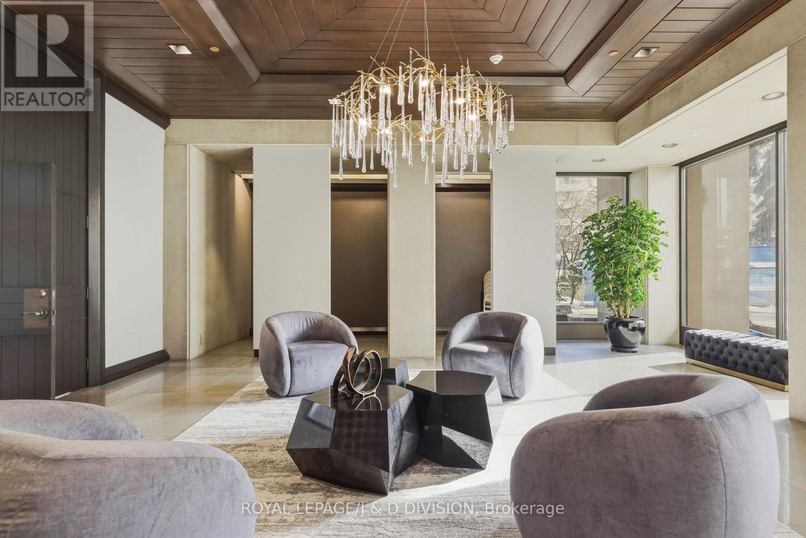 Building Amenities: Lobby