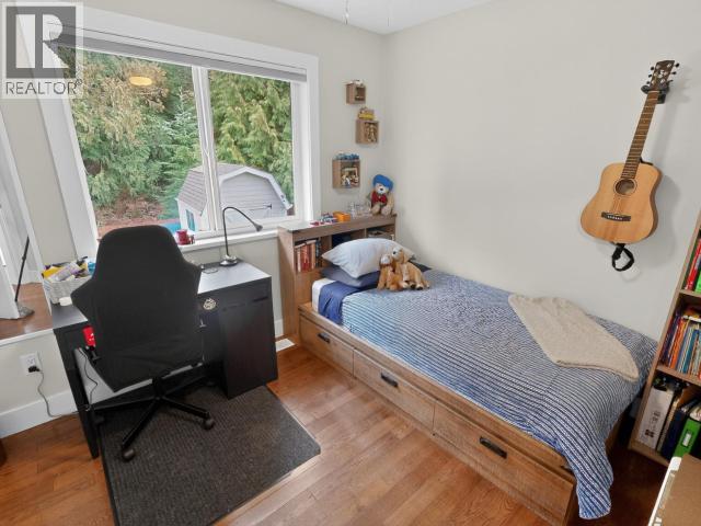 3488 MACKENZIE AVE - 10