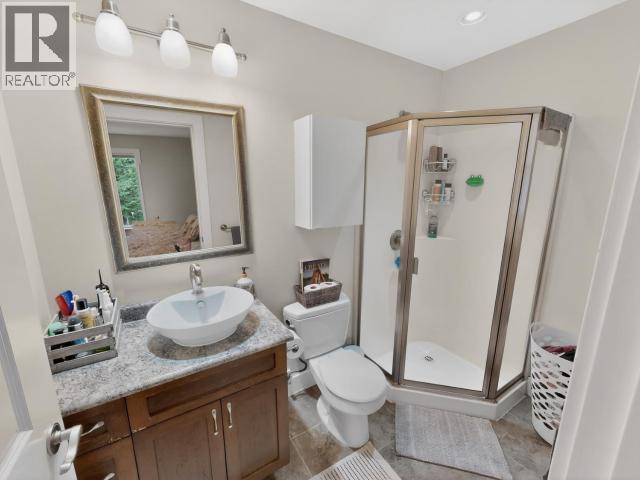 3488 MACKENZIE AVE - 11