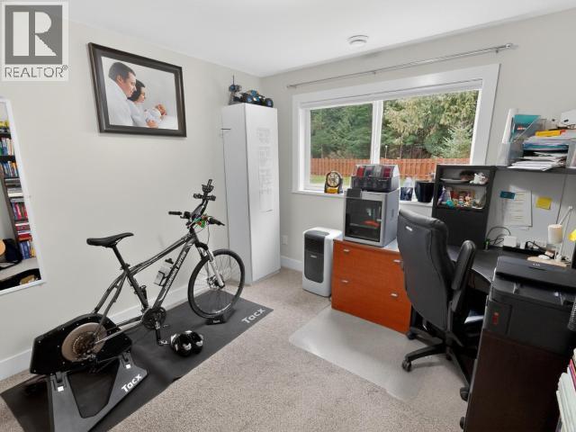 3488 MACKENZIE AVE - 13