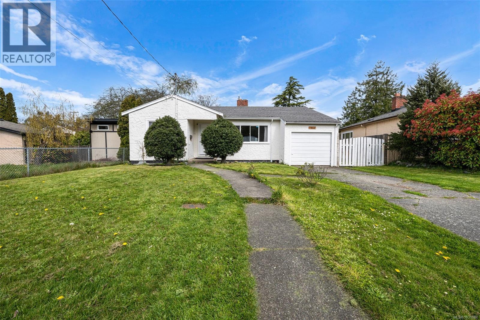 1662 Freeman Ave - 1