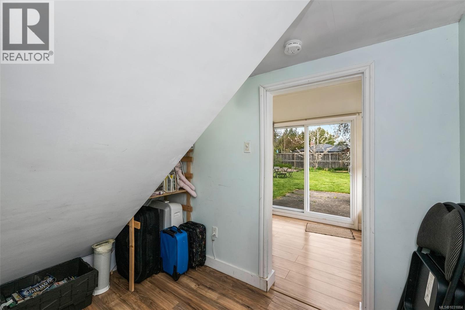 1662 FREEMAN AVE - 18