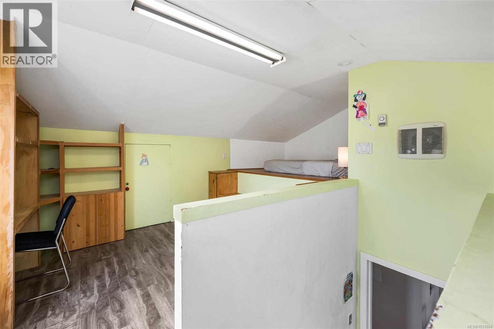 1662 FREEMAN AVE - 21