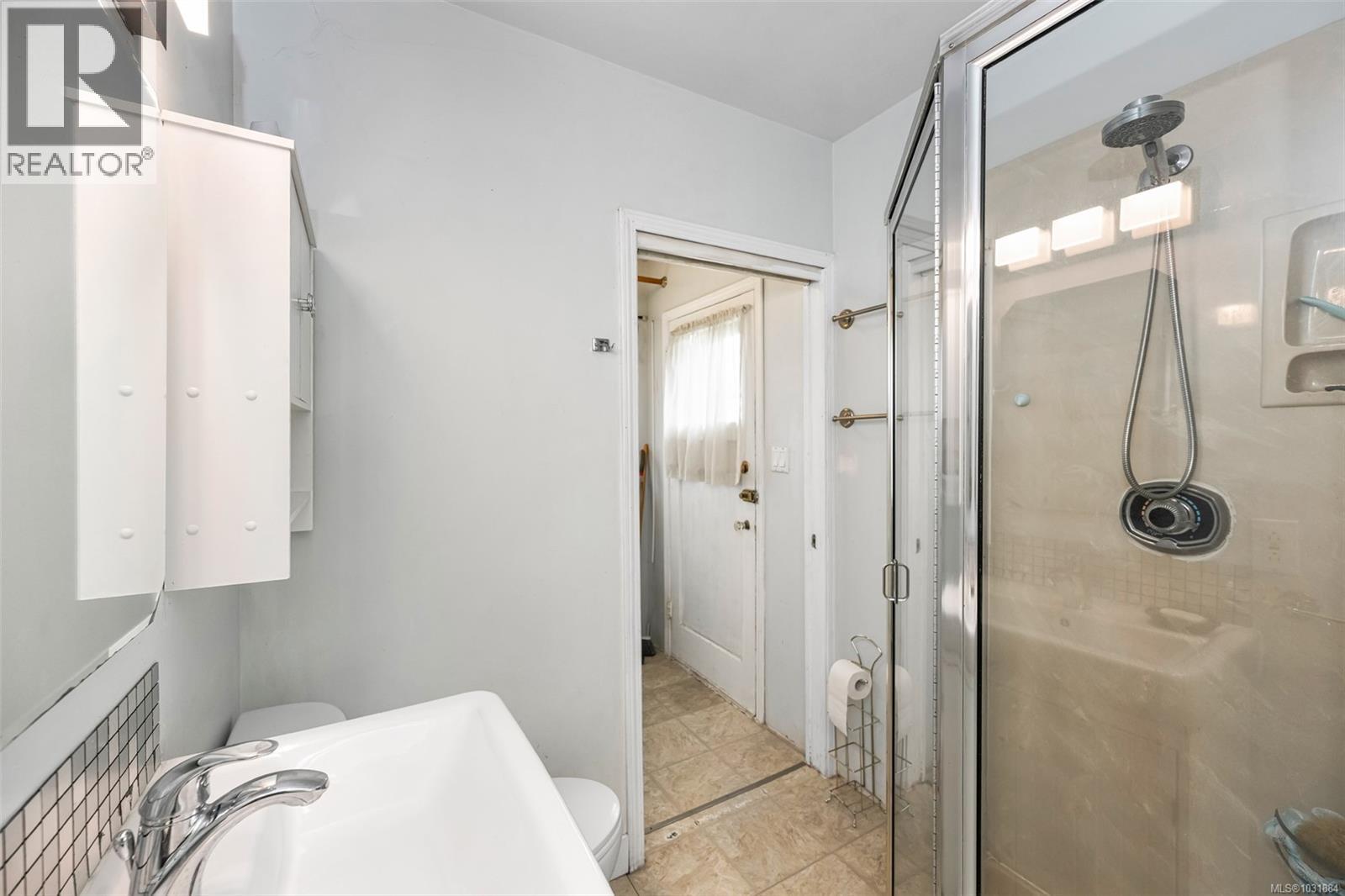 1662 FREEMAN AVE - 22