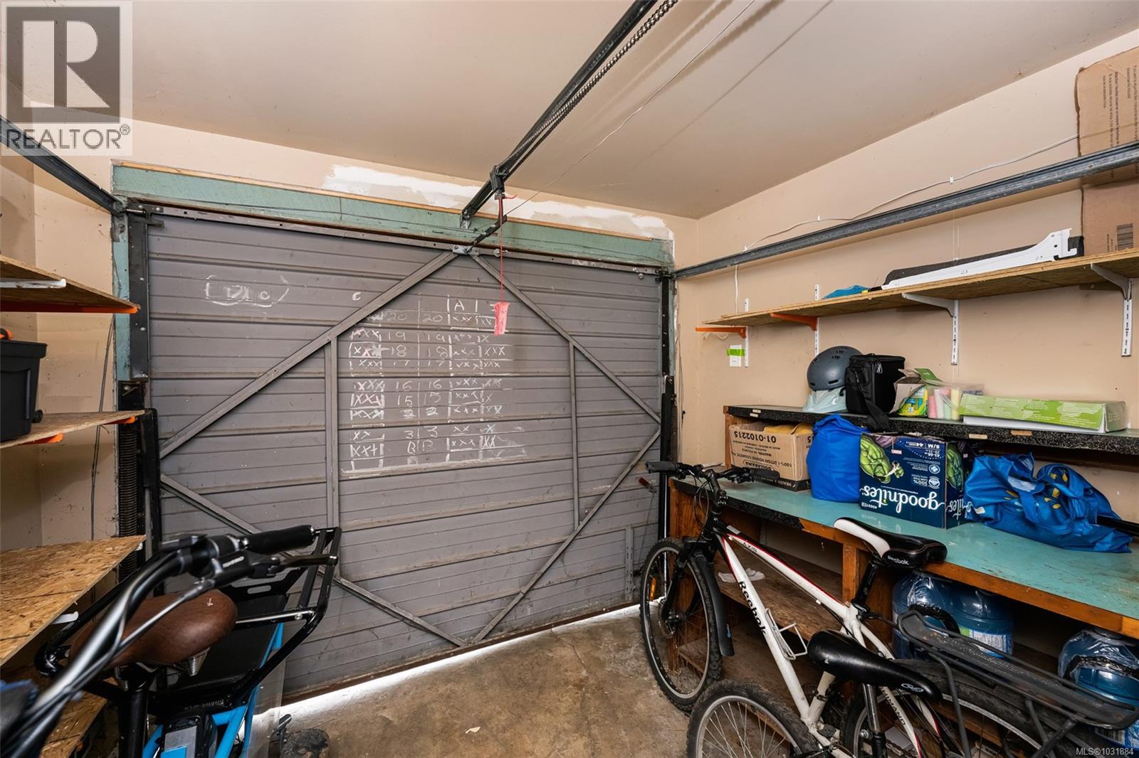 1662 FREEMAN AVE - 25