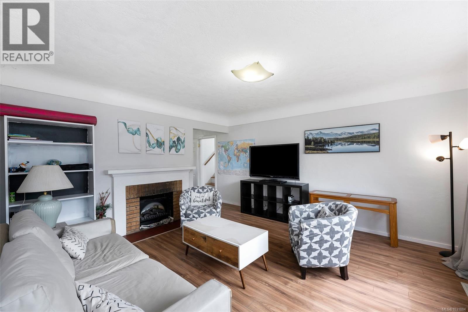 1662 Freeman Ave - 5