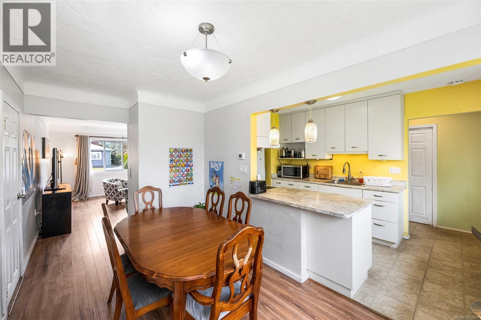 1662 Freeman Ave - 6