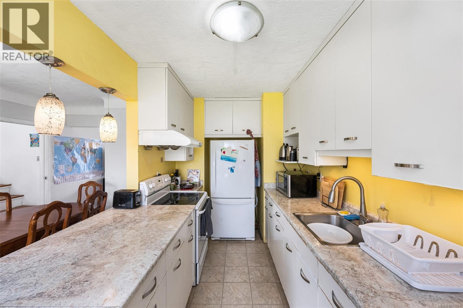 1662 FREEMAN AVE - 9