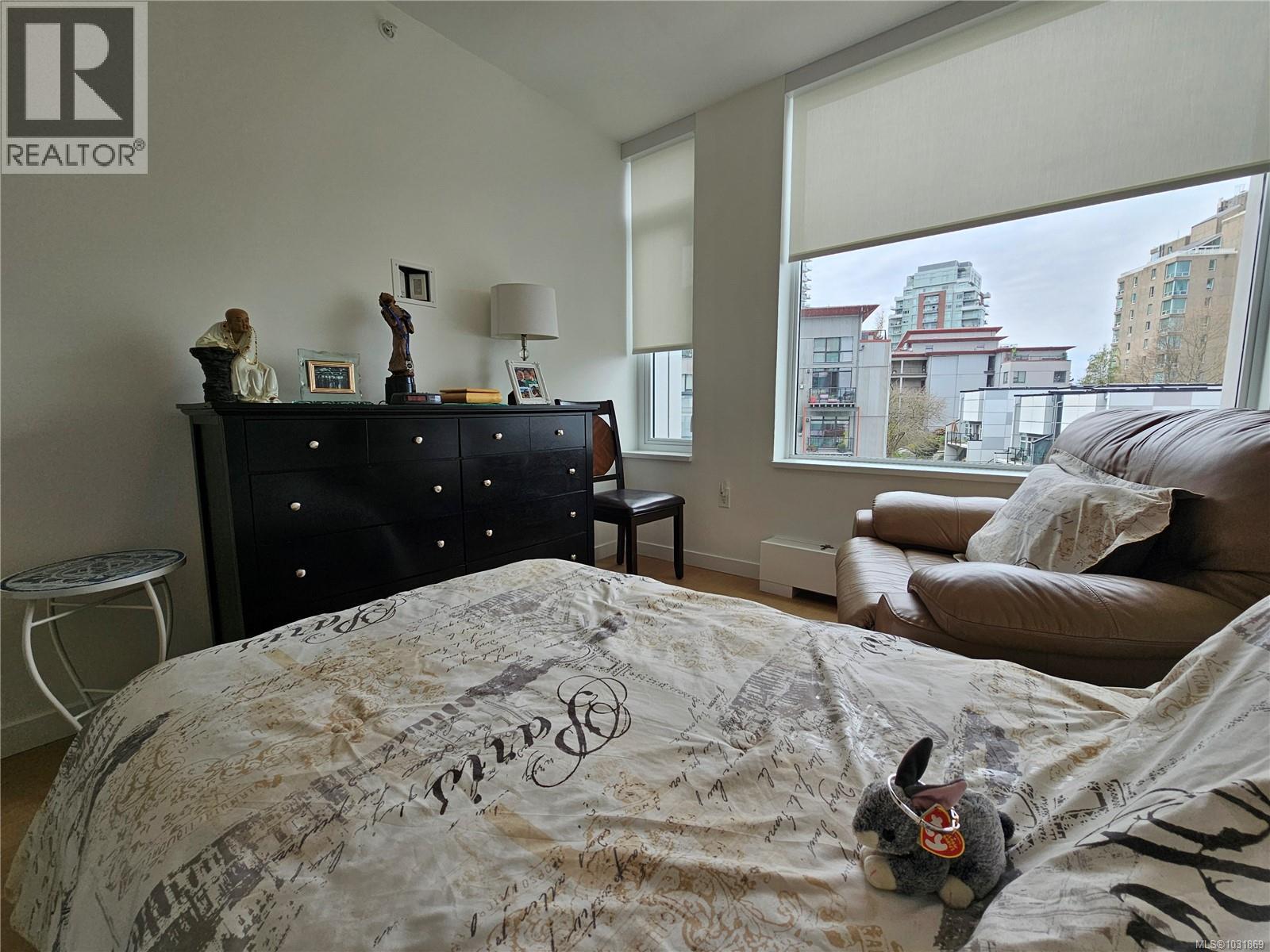 #504 363 TYEE RD - 12