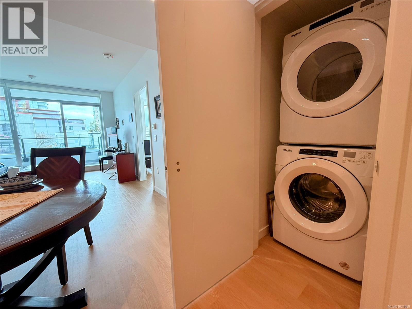 #504 363 TYEE RD - 14