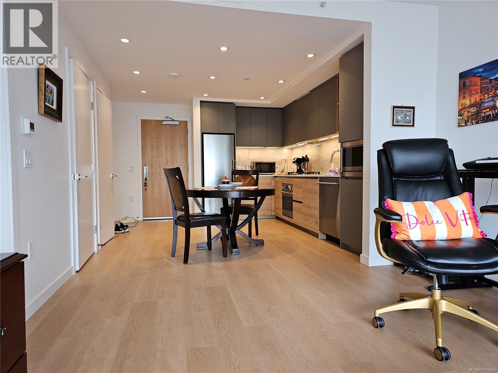 #504 363 TYEE RD - 5