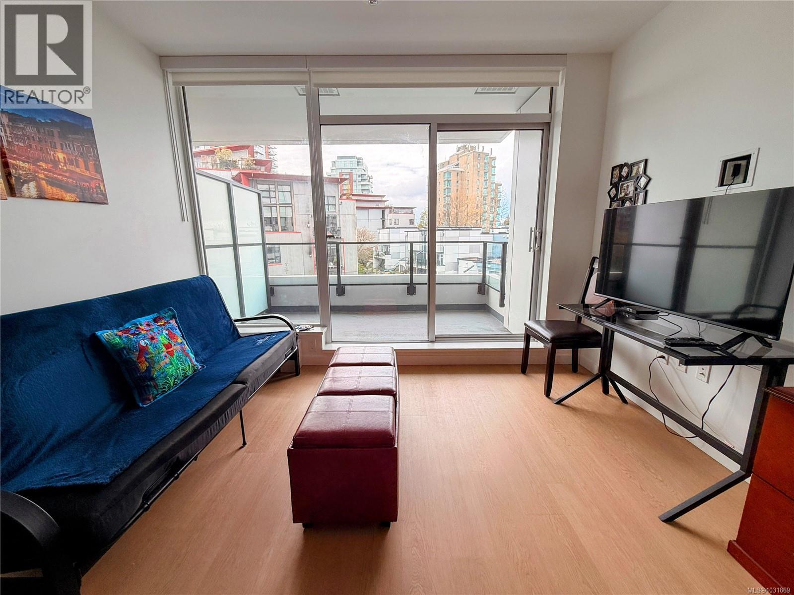 #504 363 TYEE RD - 8