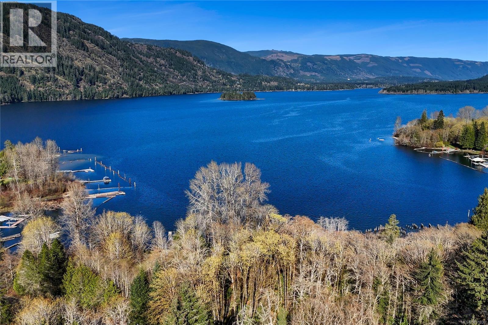  10200 South Shore Road, Honeymoon Bay