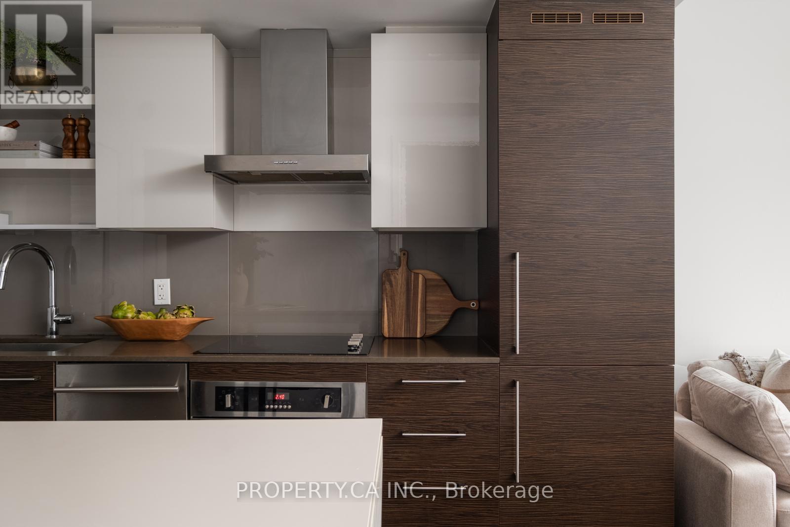 #344 1030 KING STREET W - 13