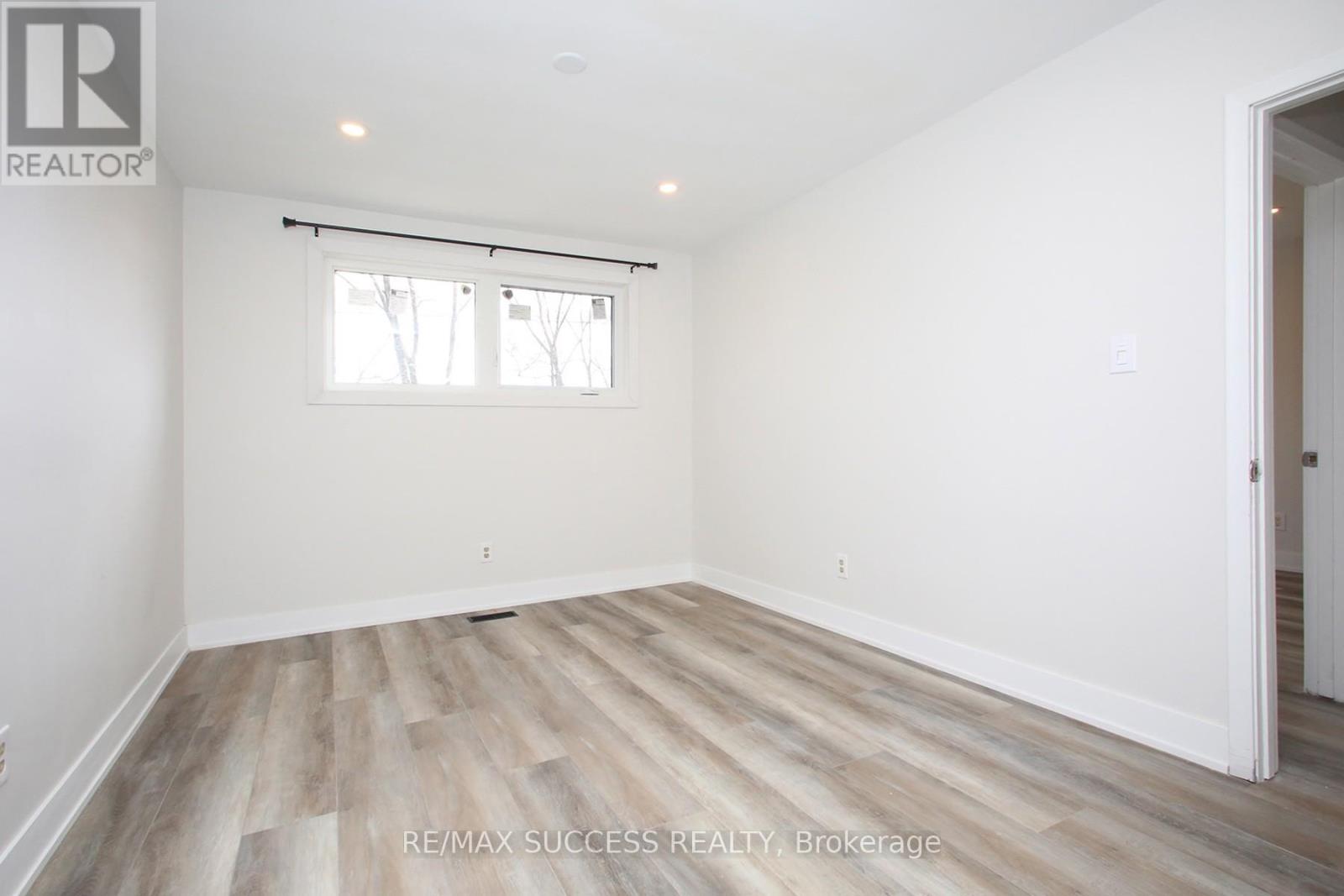 33 SHADYSIDE AVENUE — photo 17