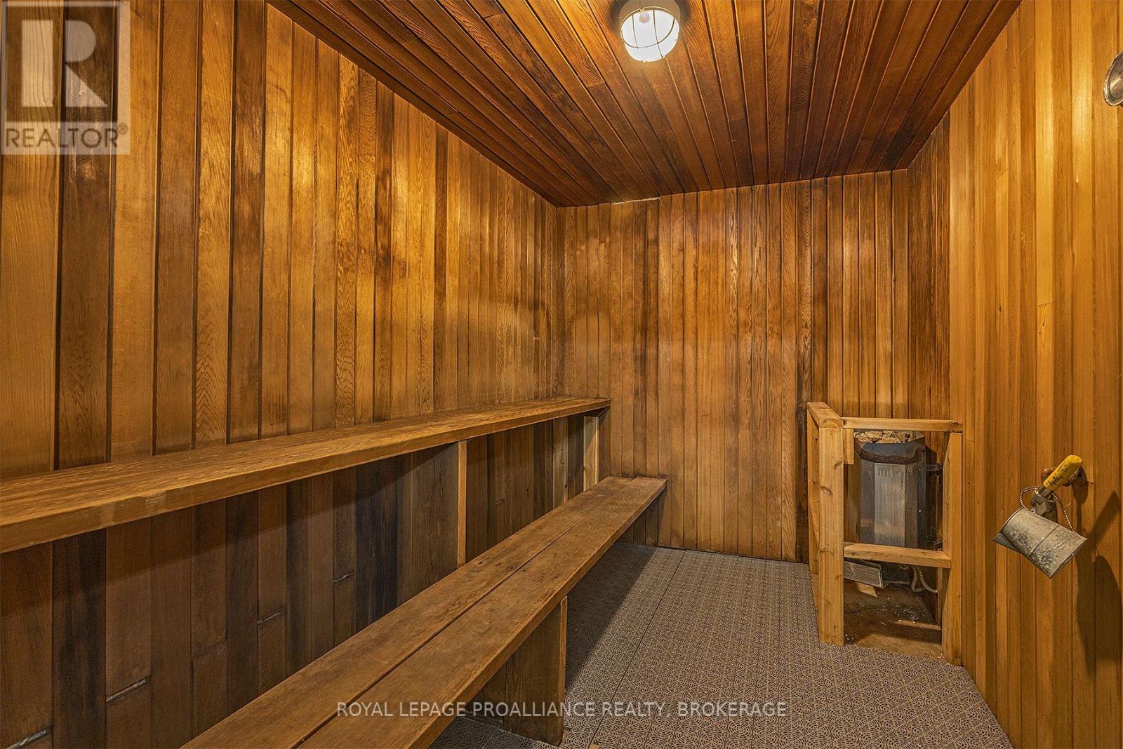903 - 2 MOWAT AVENUE — photo 21