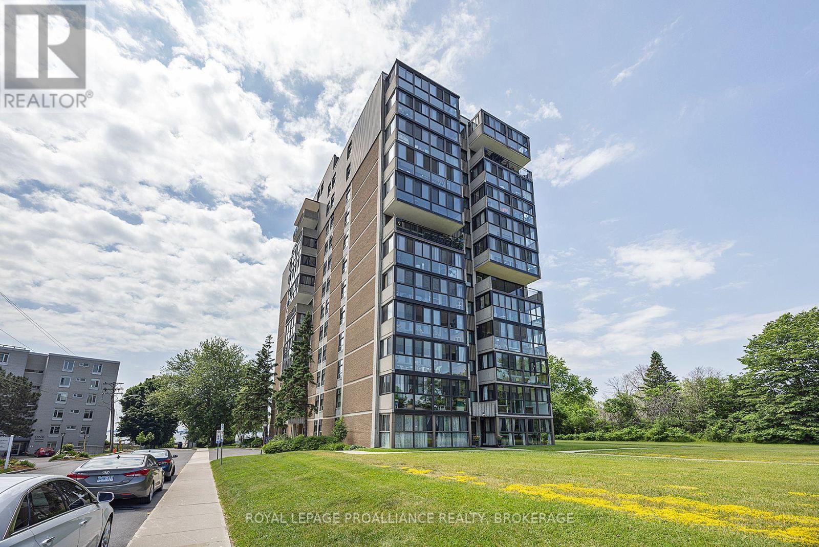 903 - 2 MOWAT AVENUE — photo 50