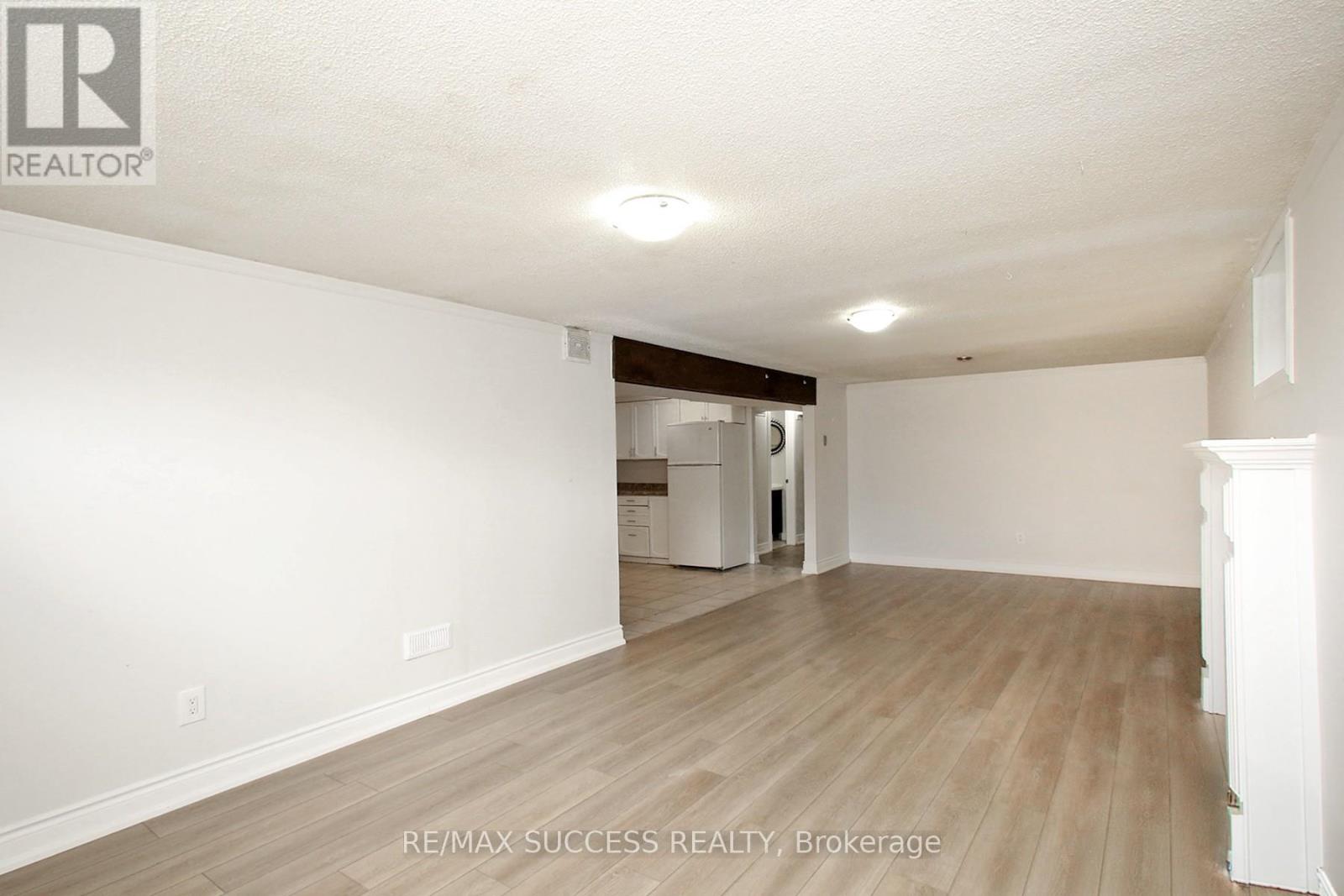 33 SHADYSIDE AVENUE — photo 36
