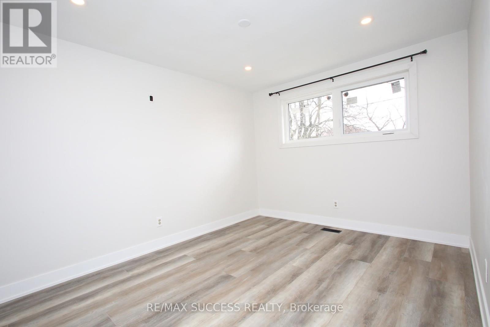 33 SHADYSIDE AVENUE — photo 18
