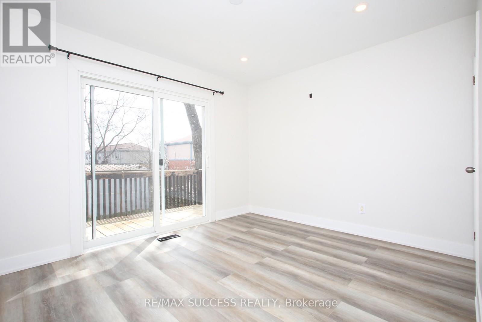 33 SHADYSIDE AVENUE — photo 22