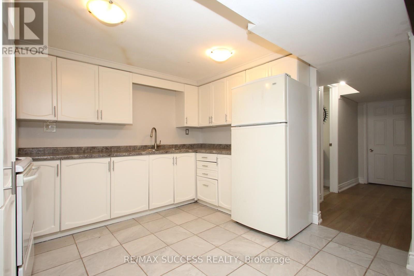 33 SHADYSIDE AVENUE — photo 38
