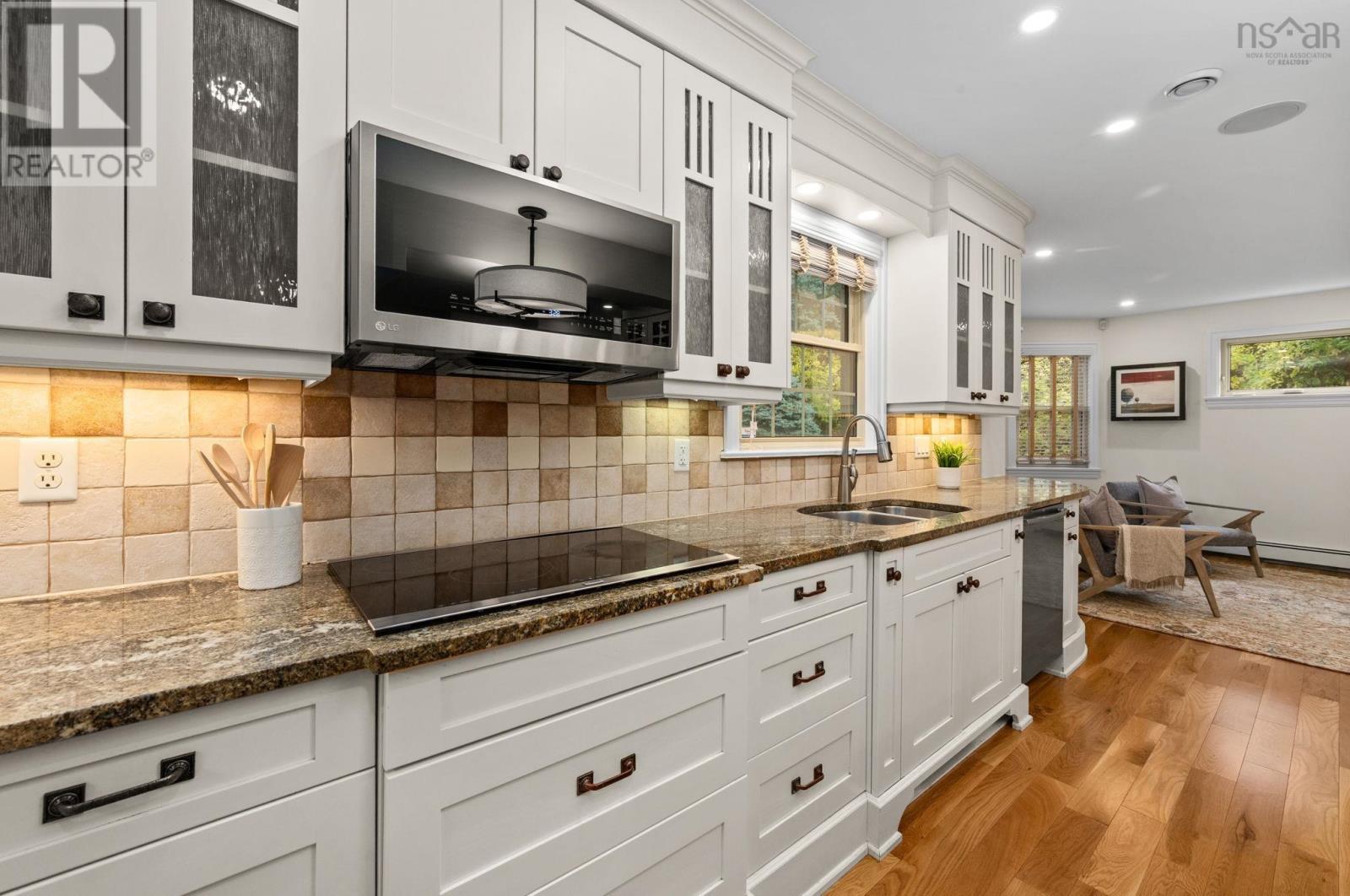 Property 16 of 50 of 1111 Rockcliffe Street