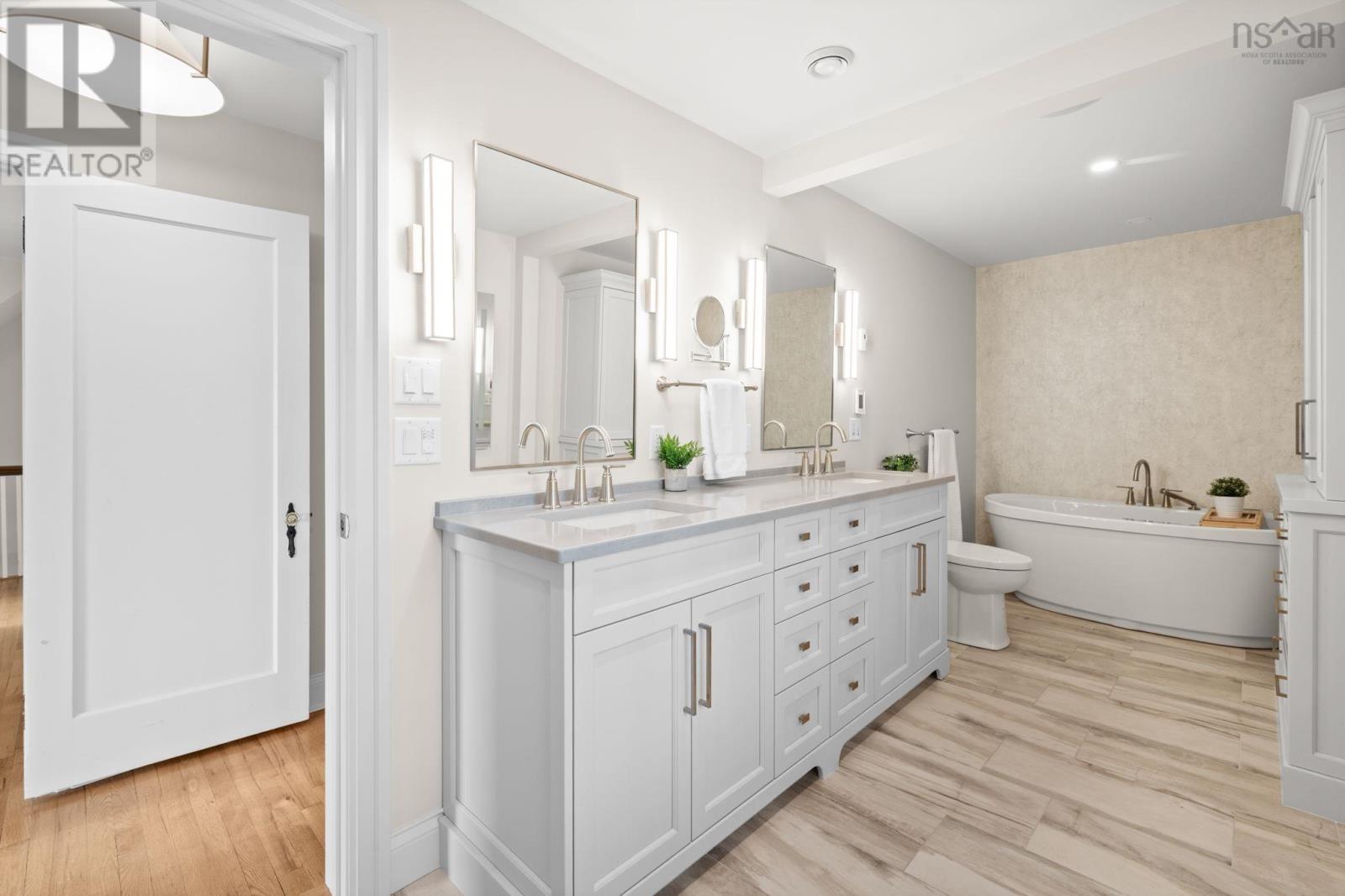 Property 30 of 50 of 1111 Rockcliffe Street