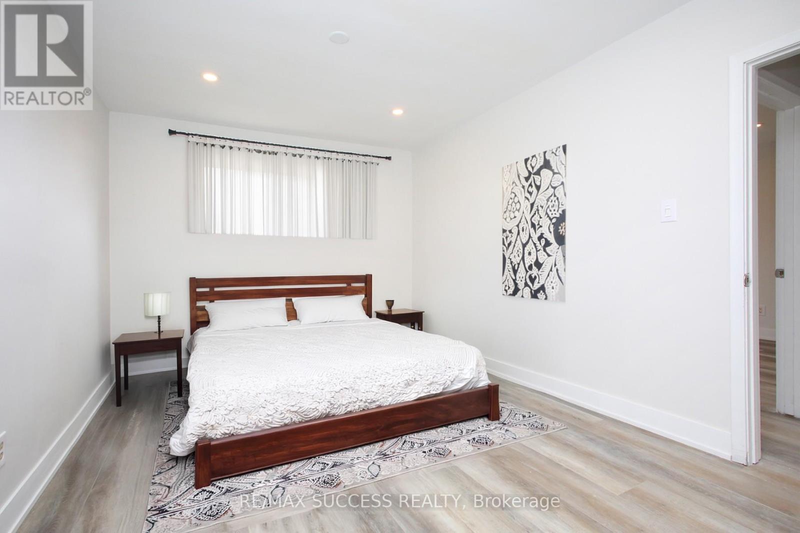 33 SHADYSIDE AVENUE — photo 16