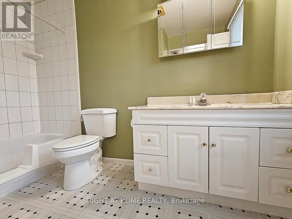 #61 15 BRIMWOOD BOULEVARD - 17