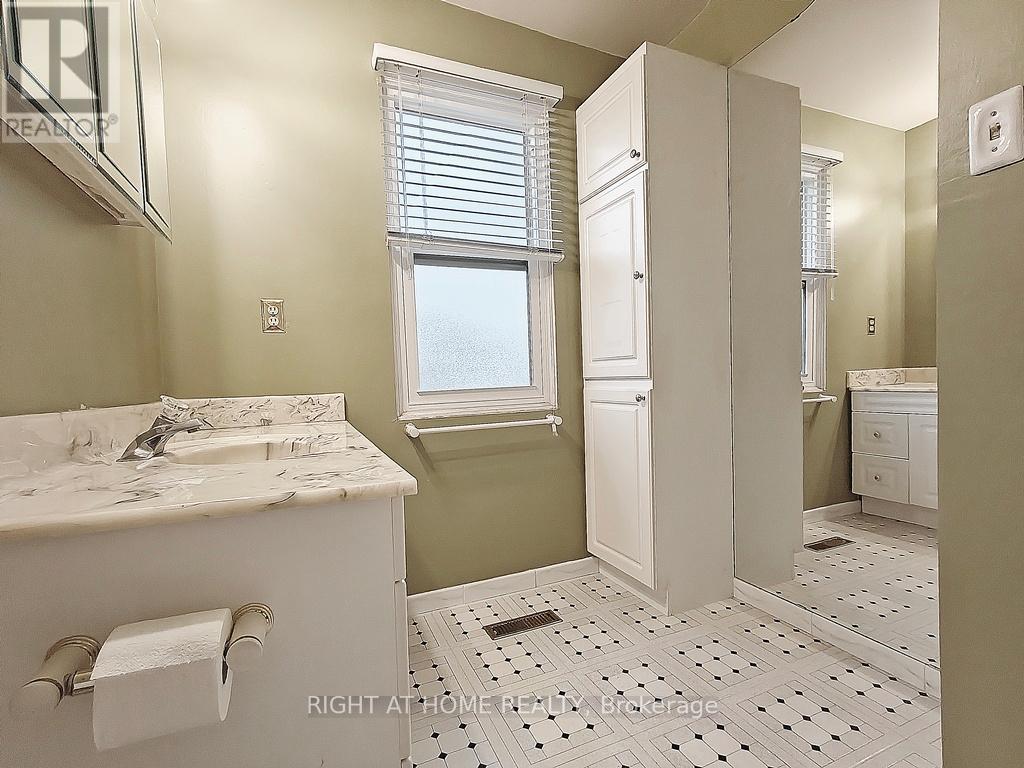 #61 15 BRIMWOOD BOULEVARD - 18