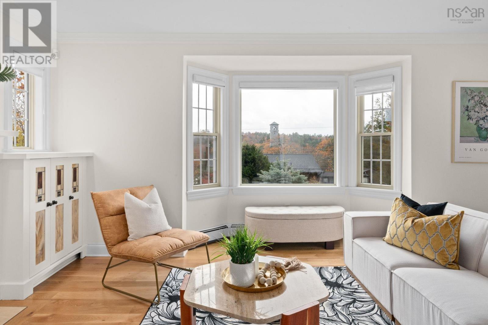 Property 9 of 50 of 1111 Rockcliffe Street