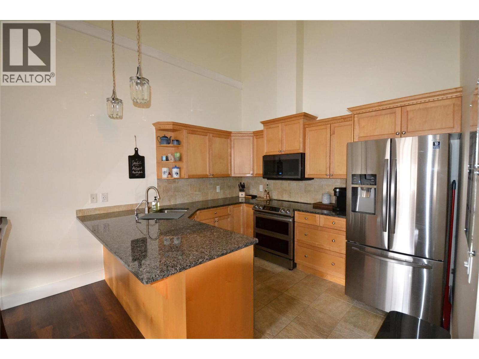 #304 2120 Shannon Ridge Drive - 2