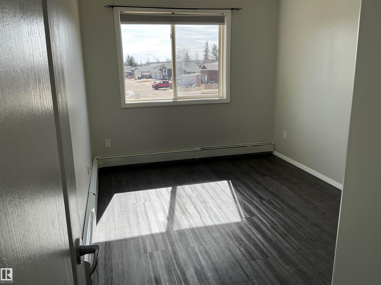 #207 592 HOOKE RD NW, Edmonton