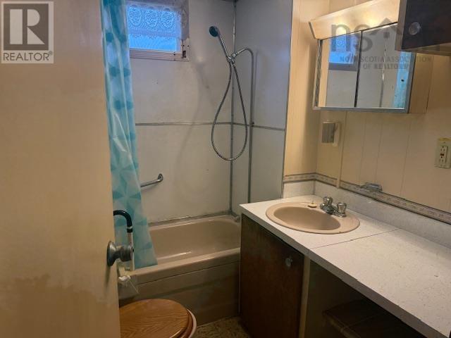 Property 7 of 14 of 800 Highway 208