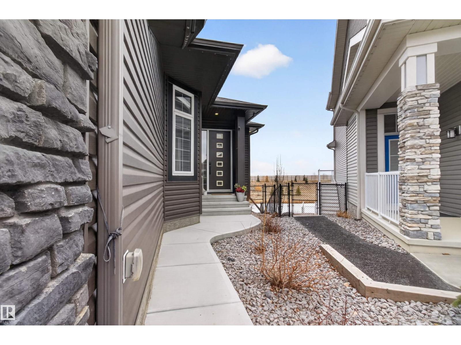 25 Sapphire CV, Sherwood Park