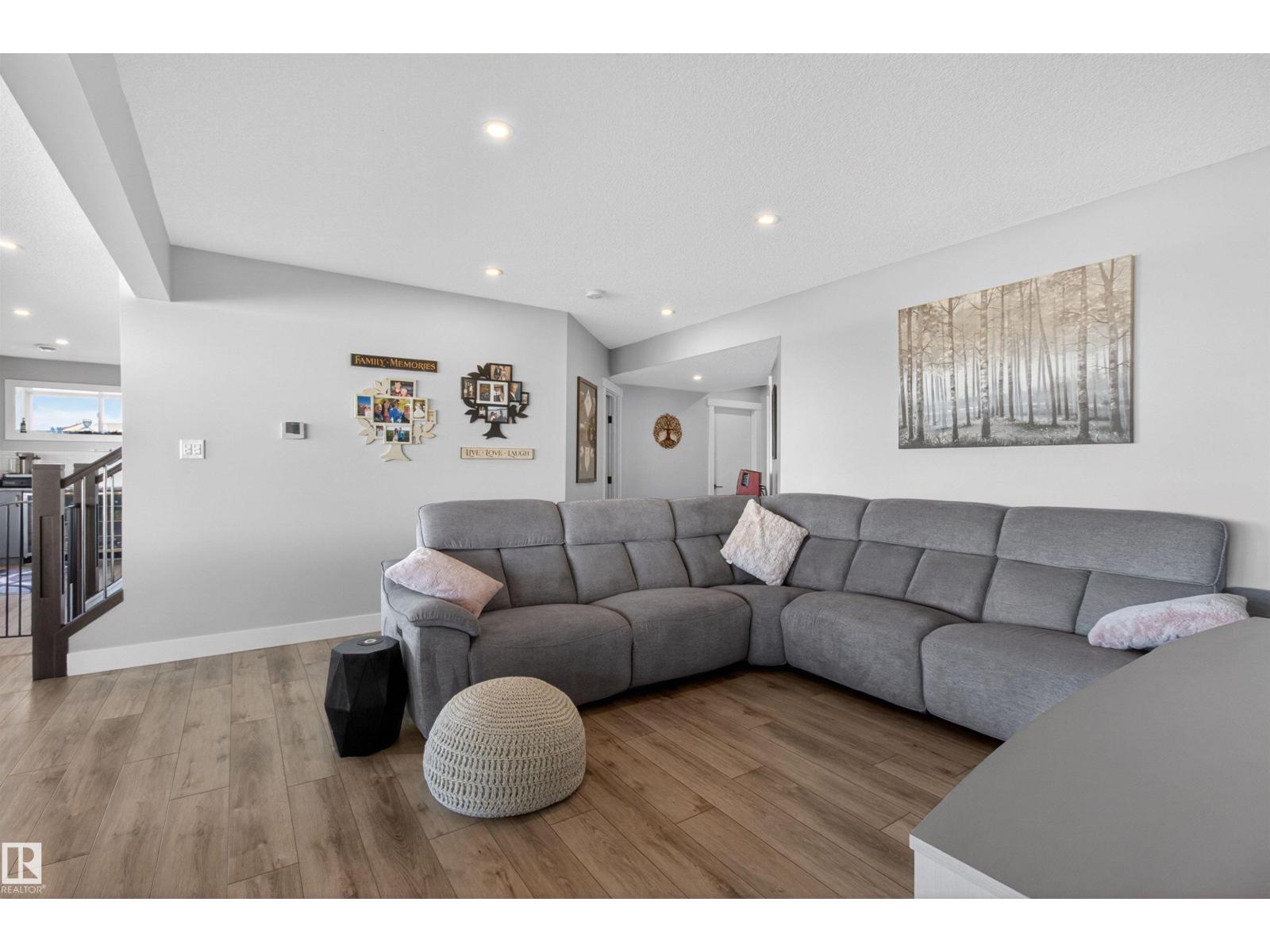 25 Sapphire CV, Sherwood Park