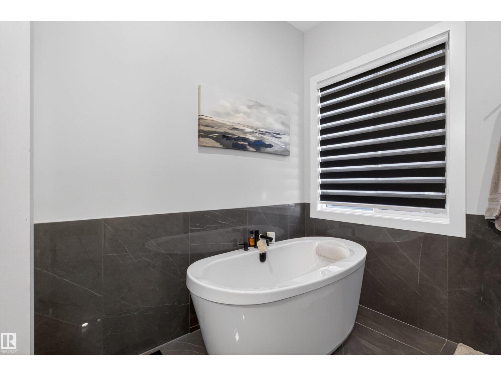 25 Sapphire CV, Sherwood Park