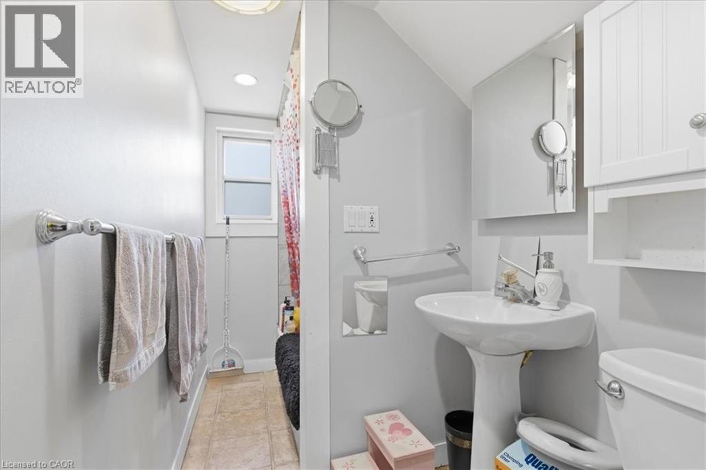 31 BINGEMAN Street - 33