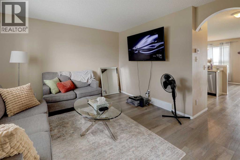 22 TARINGTON LANDING NE - 1